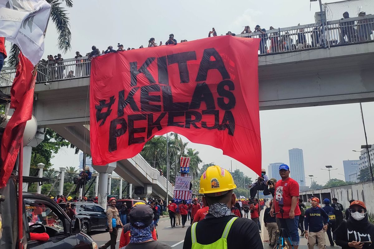 Dua Sisi Penghapusan Outsourcing: Antara Janji Presiden dan Keraguan Pekerja
