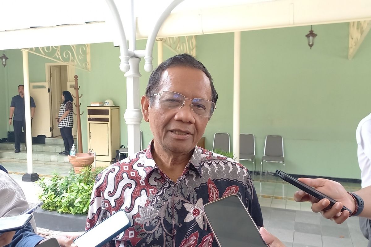 Mahfud MD Soroti Tata Kelola dan Kepastian Hukum Program Makan Bergizi Gratis (MBG)